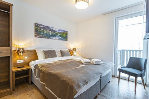 Das Apartment mit drei Schlafzimmern (HB3) im Haus Bergblick bietet eine großzügige Aufteilung von 63 m², perfekt für Gruppen oder Familien, mit einer Kapazität für bis zu acht Personen. Das Apartment verfügt über drei komfortable Schlafzimmer, jedes...