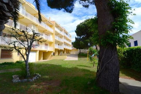 Experimenta el millor de L'Escala des d'aquest magnífic apartament, perfectament situat al cor d'una de les poblacions més característiques de la Costa Brava i a només un pas de la impressionant platja de Riells. Amb tres habitacions acollidores, un ...