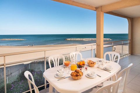 Atemberaubender Blick auf das Mittelmeer in der komfortablen Résidence Vacanceole Alizéa Beach in Valras-Plage, einem einzigartigen Badeort im Languedoc. Willkommen bei Liebhabern der Entspannung, die den großen Swimmingpool der Residenz und den dire...