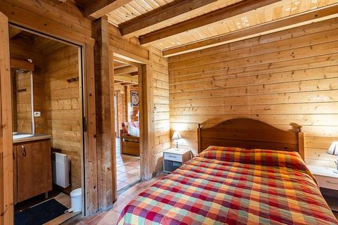 Diese chalet in Morillon mit 4 Schlafzimmer und hat eine Kapazität für 10 personen. Unterkunft Unterkunft hat 94 m² befindet sichgemütlich und grosszügige, mit Blick auf die Berge. Die Unterkunft befindet sich 900 m von der Stadt (Stadtzentrum), 2 km...