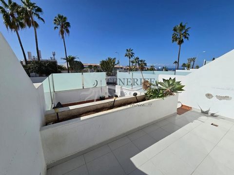 Investitionsmöglichkeit. Studio-Apartment zum Renovieren im Island Village Heights-Komplex, in ausgezeichneter Lage, nur wenige Minuten von den Einkaufszentren X-Sur oder der Siam Mall, fünf Minuten von den Stränden von Costa Adeje entfernt und mit e...