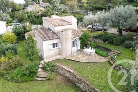 Le Rouret : EXCLUSIVITE Maison individuelle de construction traditionnelle, située dans un quartier résidentiel, en bout d'impasse. La maison se compose de trois chambres dont une de plain pied avec sa salle de douche. La cuisine entièrement équipée,...