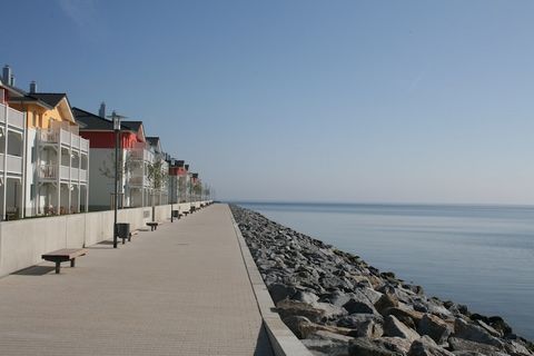 Dit lichte, moderne vakantieappartement is gelegen in de Baltische badplaats Boltenhagen aan de kust van de Oostzee van Mecklenburg, tussen de Hanzesteden Wismar en Lübeck in de Klützer Winkel. Naar het lange zandstrand is het slechts 300 m. Het is e...