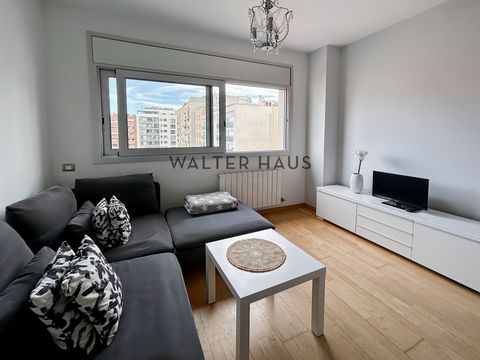 AVAILABLE UNTIL MARCH INCLUDED - SEASONAL RENTAL - FURNISHED AND EQUIPPED. Magnificent 83 m² apartment is located on the fourth floor of a modern building and offers a well-distributed space with 3 bedrooms and 2 full bathrooms. Facing south, it guar...