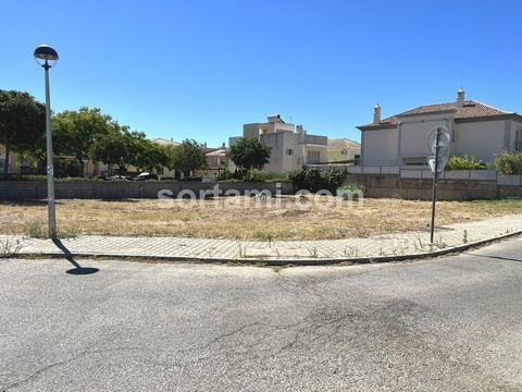 Plot of land for construction with an area of 500m2 in Montenegro, situated within a very quiet condominium near Faro beach and the airport. Possibility to build a detached villa with a basement and two floors with a total area of 300m², with or with...