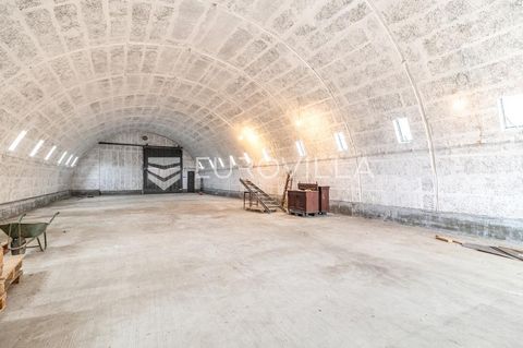 Zagreb, Žitnjak business zone, warehouse hall 300 m2. Height 6 m, width 10 m, depth 30 m. The warehouse has two access roads for loading and unloading trucks. Connected to electricity, heating is not installed. It is possible to install a toilet. Par...