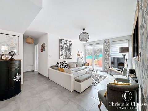 NEW EXCLUSIVELY IN YOUR CHRISTELLE CLAUSS RIEDISHEIM AGENCY! Come and discover this magnificent 4-room apartment of 74.70m2, located on the 2nd floor with elevator of a luxury residence dating from 2018, enjoying a superb location, in a bucolic setti...