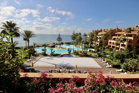 Located in Puerto Banús. Duplex penthouse located in a beachfront complex within walking distance to Puerto Banus. The complex is gated with 24h security, beautiful communal gardens, gym, 2 swimming pools (one is salt water and the other is heated). ...