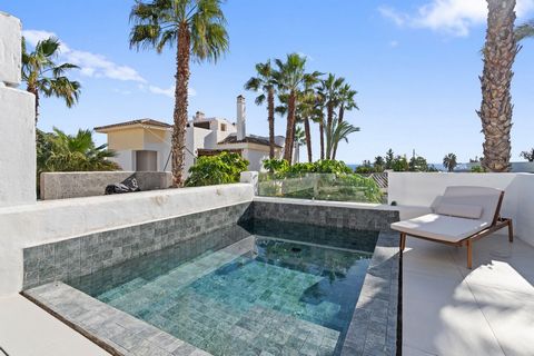 **PICTURES SHOWN ARE OF ACTUAL PROPERTY** This exclusive residential community of just 40 luxurious 3 and 4 bedroom duplex homes in El Paraíso Medio, on the sought after New Golden Mile in Estepona, one of the Costa del Sol's most prestigious lo...