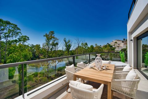 Marbella lake: appartementen te koop in nueva andalucia, marbella (malaga) Taylor Wimpey España presenteert het nieuwe project Marbella Lake, een modern en afgesloten appartementencomplex in het hart van de zogenaamde golfvallei in Nueva Andalucia, o...