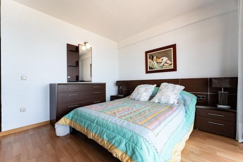 Welkom in ons gezellige appartement aan het strand in de charmante wijk El Zapillo, Almería! Dit prachtige appartement, ideaal voor een perfect uitje, beschikt over alle nodige voorzieningen om te genieten van een onvergetelijke vakantie aan zee. Ons...