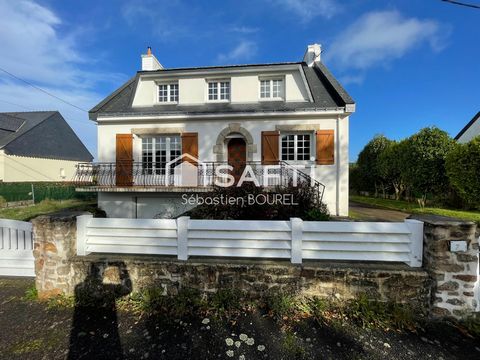 Maison traditionnelle, bourg et services à pieds, 127 M2 habitable