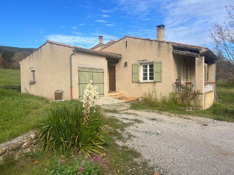 Maison familiale de 130 m² avec piscine – Cruis (04)