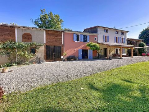 Propriété avec Gîte, Piscine, Dépendances, 1,5 ha de Bois