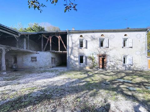 Rénovée et isolée, espace et tranquilité.