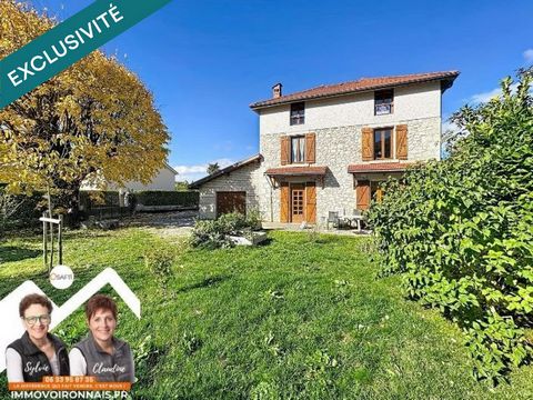 Maison en pierre à La Buisse, à deux pas des écoles et transports