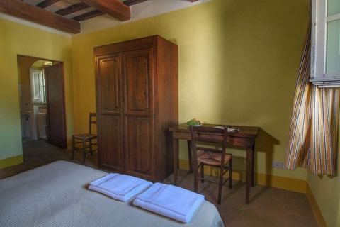 This charming cottage in Assisi features 2 bedrooms for 6 people. Suitable for friends or families, guests can take a refreshing dip in the swimming pool and access free WiFi at this pet-friendly property. The town centre is located 4 km away, where ...