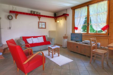 This cottage in Bellamonte has 3 bedrooms and hosts 9 guests comfortably. It is ideal for a group or families with children to enjoy the sauna and Turkish steam bath. If you love nature, you should definitely visit the Paneveggio Nature Park. You can...