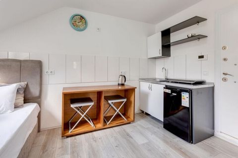A small family or a group of 3 friends looking to blow away all their cares would love to reside in this apartment in Oberhausen with a garden and terrace where guests can relish their coffee and experience complete tranquillity. It is only a 15-minu...