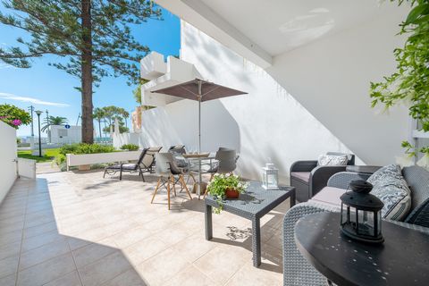 Enjoy the sun and the sea in this cozy front-line apartment for 4 people in Puerto de Alcúdia. The main protagonist of this wonderful apartment is the large private terrace with access to the communal garden that in turn communicates directly with th...