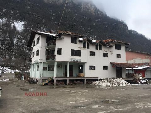 OFFER 11117 - ... - For sale 3 storey the building was built in 2000. - 240sq. on the floor, suitable for warehouses or production premises, there are equipped offices, bathroom, toilet.