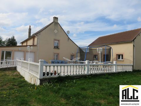 YANN LE CARVENNEC OF THE AGENCY ALC IMMOBILIER OFFERS YOU THIS HOUSE OF 215 M2 IN THE COUNTRYSIDE WITH SEVERAL OUTBUILDINGS 20 MINUTES FROM ALENCON. It consists on the ground floor: a room of 25m2, a living room of 36 m2, a billiard room, a fitted an...