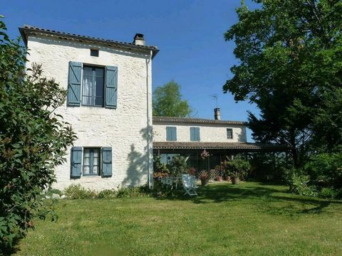IMPOSING OLD PROPERTY OF CHARACTER IN STONE, WITH OUTBUILDINGS. ALL ON A BEAUTIFUL ADJOINING LAND WITH A TOTAL CAPACITY 18 hectares (POSSIBILITY PLUS). MAINLY MEADOWS, DOMINANT SITUATION WITH VIEWS, IN THE COUNTRYSIDE IN THE HEART OF QUERCY BLANC. AB...