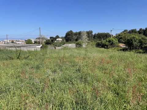 Land with more than 1300 m2 for construction of villa, located 600 meters from the beach and the Hotel Solverde.