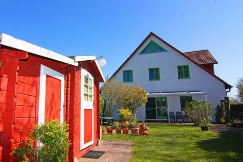 Het rustige en zonnige appartementencomplex met vrij gelegen tuin is gelegen in landelijke omgeving tussen Wiek en Breege. Als u op zoek bent naar rust en ontspanning, bent u hier aan het juiste adres. Het huis is liefdevol verbouwd en ontbreekt aan ...