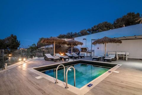 Mit dem schönen Aussehen und dem atemberaubenden Meerblick bildet diese Villa ein beliebtes Dekor für Instagram-würdige Bilder auf Zakynthos. Es ist eine ausgezeichnete Wahl für einen Sonnenurlaub mit Familie und/oder Freunden. In der Region finden S...