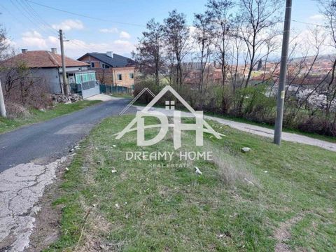 Plot of land for sale in the village of Dolno Zelenikovo, Dolno Zelenikovo region. Kardzhali. The property has an area of 650 sq.m., in regulation. It is located in a quiet and peaceful place, around the plot there are houses.