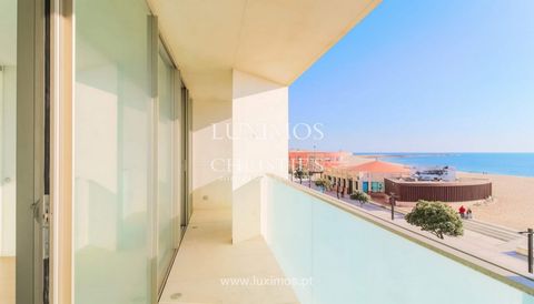 Die Unternehmen des apartments von Luxus, neue und moderne , zum Verkauf , direkt am Meer , in Póvoa de Varzim, Portugal. Diese luxuriösen apartments kombinieren hohe Qualität Bau-und Oberflächen, die moderne in der besten Lage von Póvoa de Varzim , ...