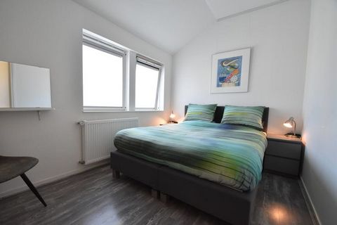 This modern apartment is located in the North Holland coastal town of Schoorl. The holiday home has 1 bedroom and is ideal for a couple. The centre of Schoorl is just 500 m away. Schoorl, with its centre just 500 m away, offers many nice shops, resta...