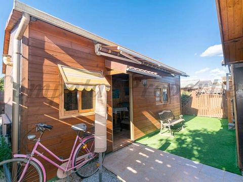 Try the natural environment of country properties in Spain living with this lovely mobile home in Vélez-Málaga, set in a great location. The property has two bedrooms, a bathroom with a shower, a kitchen and a spacious living room . The property is l...