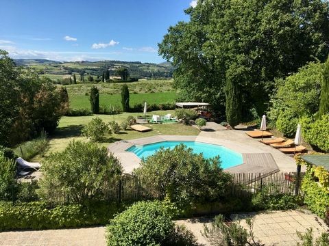 TGV AND A/7. We are in the heart of the cradle of our 'DROME PROVENCALE' on 1 hectare 3000M. Dominant view of the Baronnies with swans, rosemary and vines as far as the eye can see. Facing South/West, this elegant reception and reception house offers...