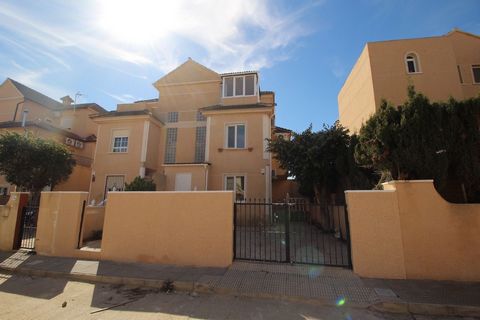 REDUCED BY 25,000€! Exquisite 3-bedroom, 3-bathroom townhouse, recently renovated to a good standard, located within a 15-minute stroll to the La Zenia beach and conveniently situated near all amenities. The main entrance boasts charming Mediterranea...