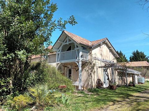 Only 13kms from PERIGUEUX Center with direct access to the N21, at the end of a large tree-lined driveway, old stone farmhouse, restored, forming with its outbuildings a closed courtyard. The property consists of a dwelling house of 250m2 with living...
