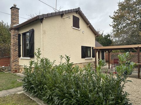BURES SUR YVETTE: Sought-after area of La Guyonnerie, close to schools, the faculty of science, the RER station and shops, this small house (possible extension) in perfect condition, built on a plot of 400 m2 mainly comprises: a kitchen, a bathroom w...