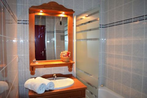 These nicely and effectively furnished, compact apartments are located on one of the floors of the various chalets of holiday park Les Chalets de la Ramoure, within walking distance of the centre of Valfréjus. The lifts and slopes are also within wal...