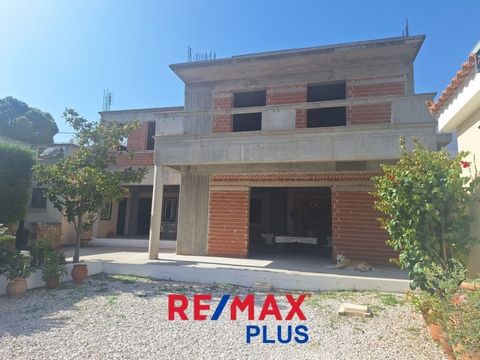 Spata, Plot For Sale, In City plans, 622 sq.m., Building factor: 0,9, with building View: Panoramic, Features: With building permit, For Investment, Roadside, Amphitheatrical, Flat, Price: 320.000€. REMAX PLUS, Tel: ... , email: ...