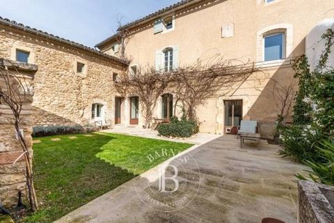 Nestled in the heart of the Luberon, this restored property embodies a lifestyle that is both authentic and sophisticated. Designed around a charming inner courtyard, adorned with a magnificent porch, this traditional residence offers a living space ...