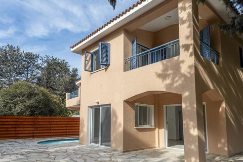 Paradise Gardens Villa No. 01 is part of the Leptos Paradise Gardens which is situated in a residential area of Kato Paphos within walking distance of the Municipal sandy beach, the picturesque harbour, the shopping centre and the night life. These d...