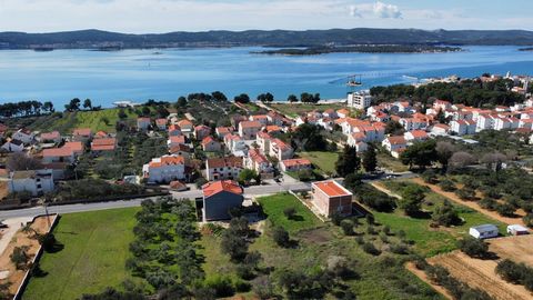 Location: Zadarska županija, Sveti Filip I Jakov, Sveti Filip i Jakov. ZADAR, ST. FILIP I JAKOV - Building land with sea view Building land for sale in Sv. Filip and Jakov near Biograd na Moru. The land with a total area of 637 m2 is located within t...