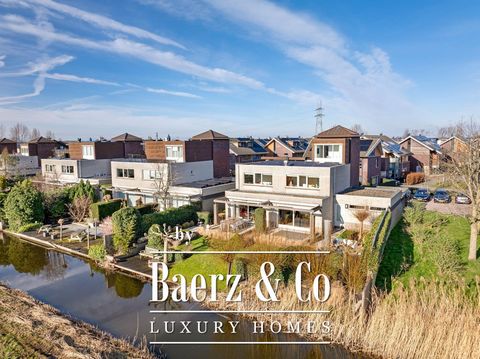 Discover the perfect combination of luxury, comfort and natural beauty in this detached modern villa on the Dijkwacht in Leiderdorp. Located on the tranquil canal with a jetty, this property offers a unique lifestyle for those looking for an oasis of...