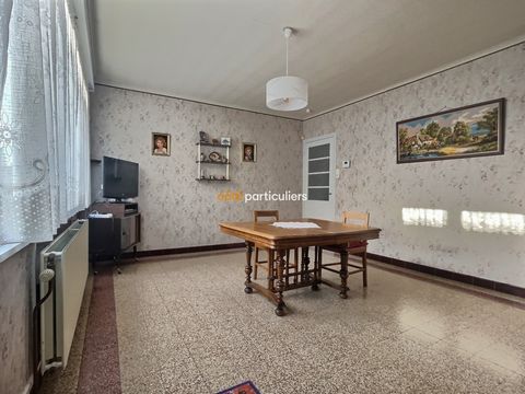 Located in Seclin, this charming semi-detached house of 80 m2 will seduce you with its luminosity and its south-east orientation. Offered at a price of 166,840 euros, it offers quality services with its three bedrooms equipped with PVC double-glazed ...