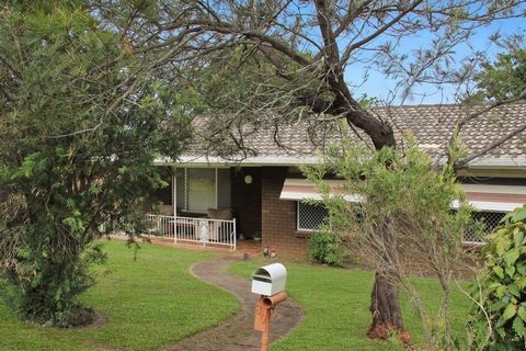 NEW ASKING PRICE Welcome to this warm and welcoming sanctuary nestled on a spacious 663m² block in Geneva, with picturesque views towards Kyogle township. This charming 2-bedroom brick and tile home offers a cozy retreat for those seeking comfort and...