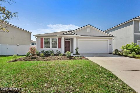 Come see this one story like new home. Very open and spacious floorplan with 3 Bedrooms and 2 baths. Stainless appliances, indoor laundry room. Fantastic location just off of I-295 convenient to shopping, schools and the airport. The neighborhood boa...