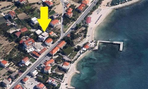 New building of five apartments in highly demanded PODSTRANA just 80 meters from the sea with nice sea view and lovely garden. It is the third row of houses to the sea. Total surface is 599 sq.m. Total land plot is 665 sq.m. Building is composed of 5...