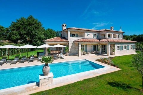 Exquise villa avec piscine et terrains de sport à Kanfanar, région de Rovinj ! C'est une véritable beauté en pierre - une villa nouvellement construite dans un style architectural traditionnel. Dans l'élégance pittoresque de cette opulente villa, mes...