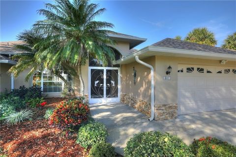 Custom 3-bedrm, 2-bath pool home on corner lot with no HOA! 1875 sf of living space, split floor plan with large family rm, dinette and built in desk/office space. Home also has a formal dining/living rm that enhances the home's entertainment potenti...